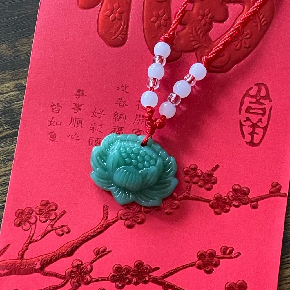 Carved jade GOOD LUCK lotus or Quan Yen necklaces - Picture 6 of 6